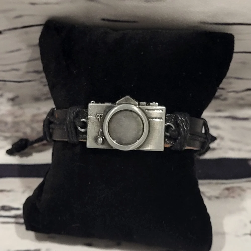 New Unisex Handmade Leather Camera Bracelets - Picture 4 of 5